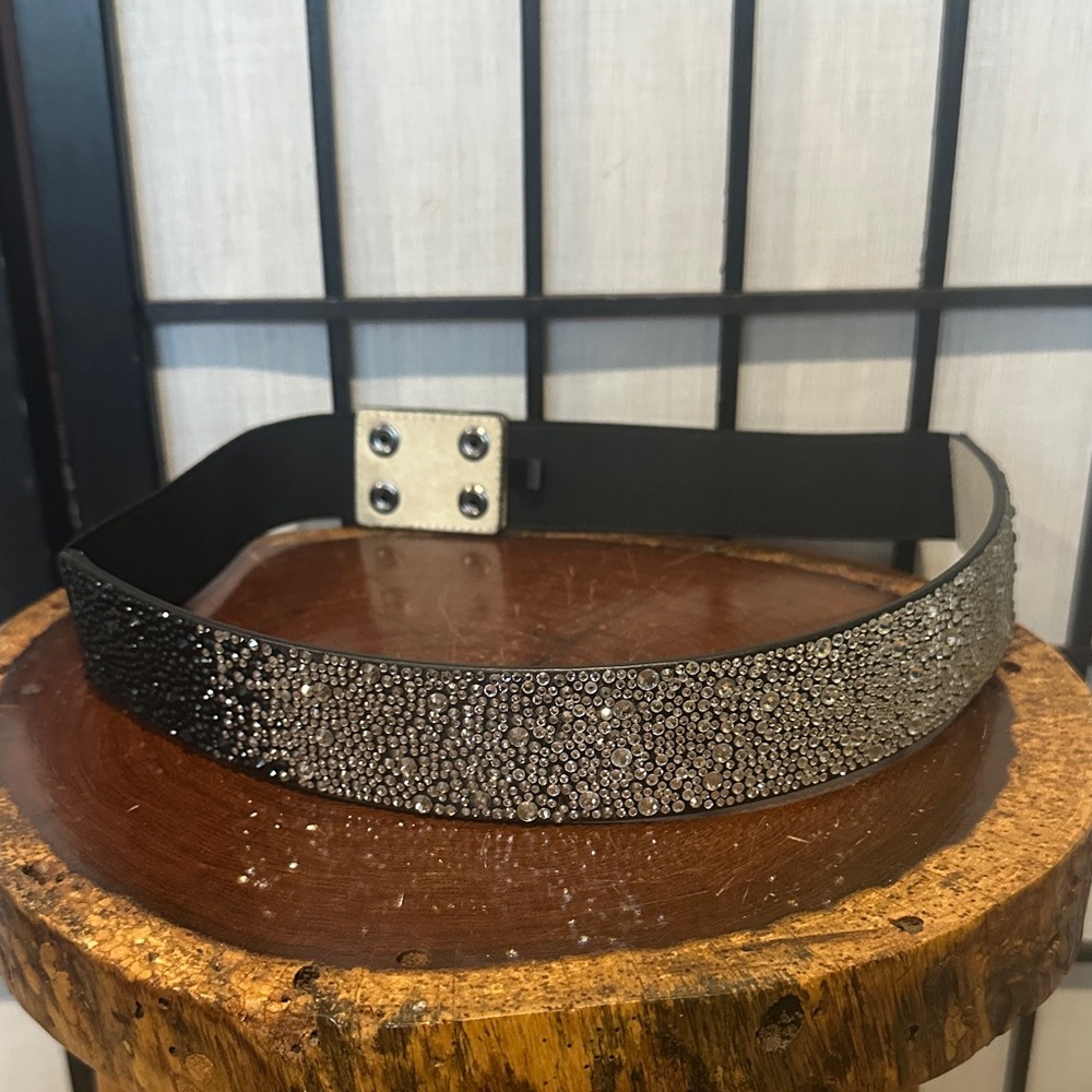White House Black Market Crystal Leather Black and Silver Belt Elastic NWOT M
